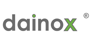 Logo dainox mit grauer und grüner Schrift vor weißem Hintergrund